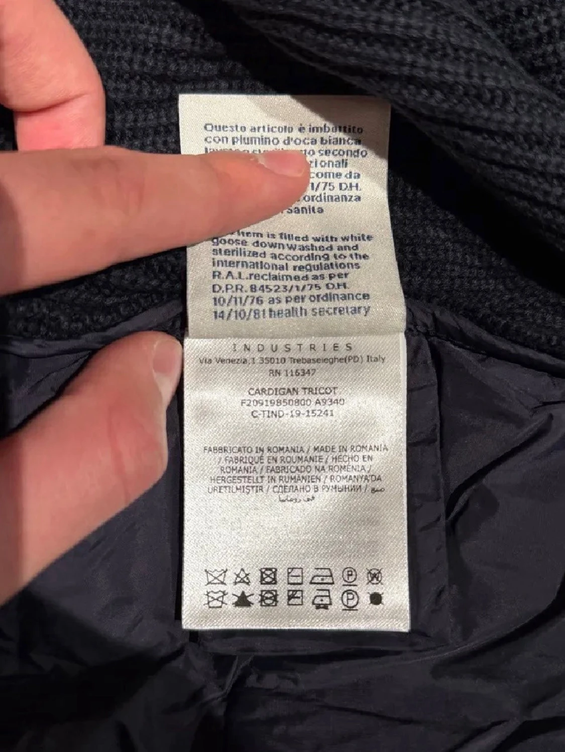 Mörkblå pufferjacka från Moncler - 2