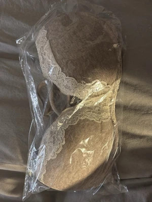 Intimissimi BH - Superfin intimissimi BH som tyvärr är för liten. Helt oanvänd med prislapp. Modell ”superpushup-bh gioia”