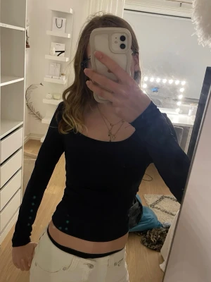 Marin blå långärmad tröja - Jätte fin marin blå tröja