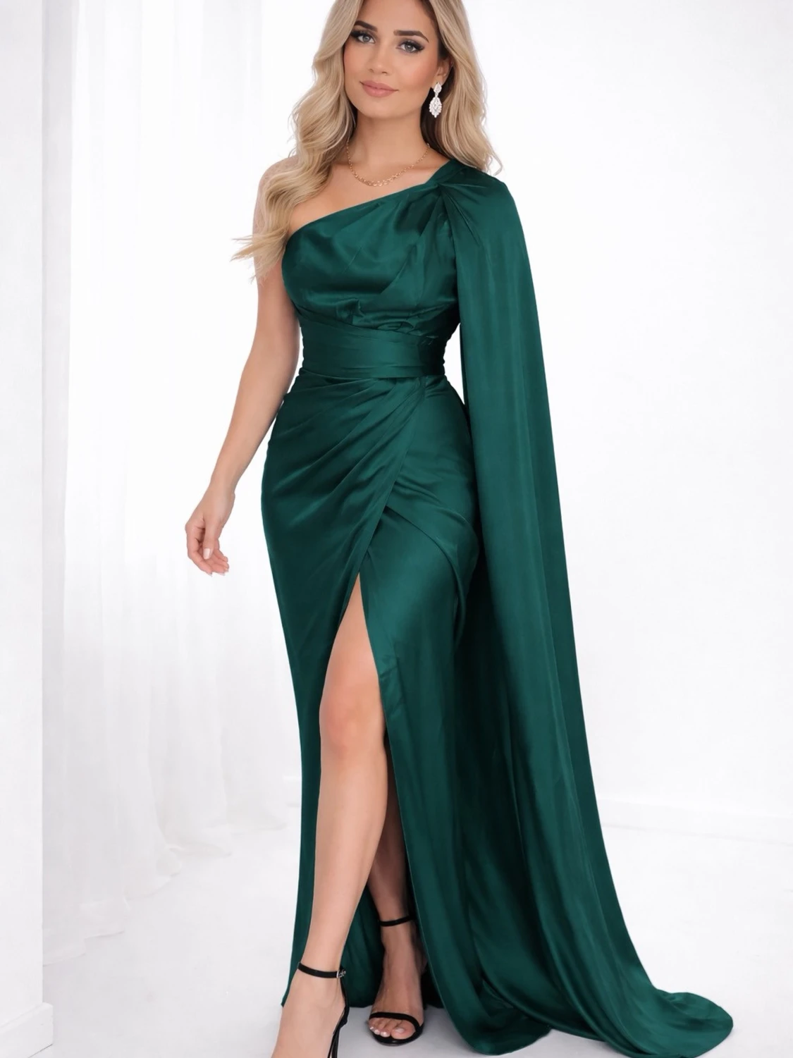 Grön långklänning med slits