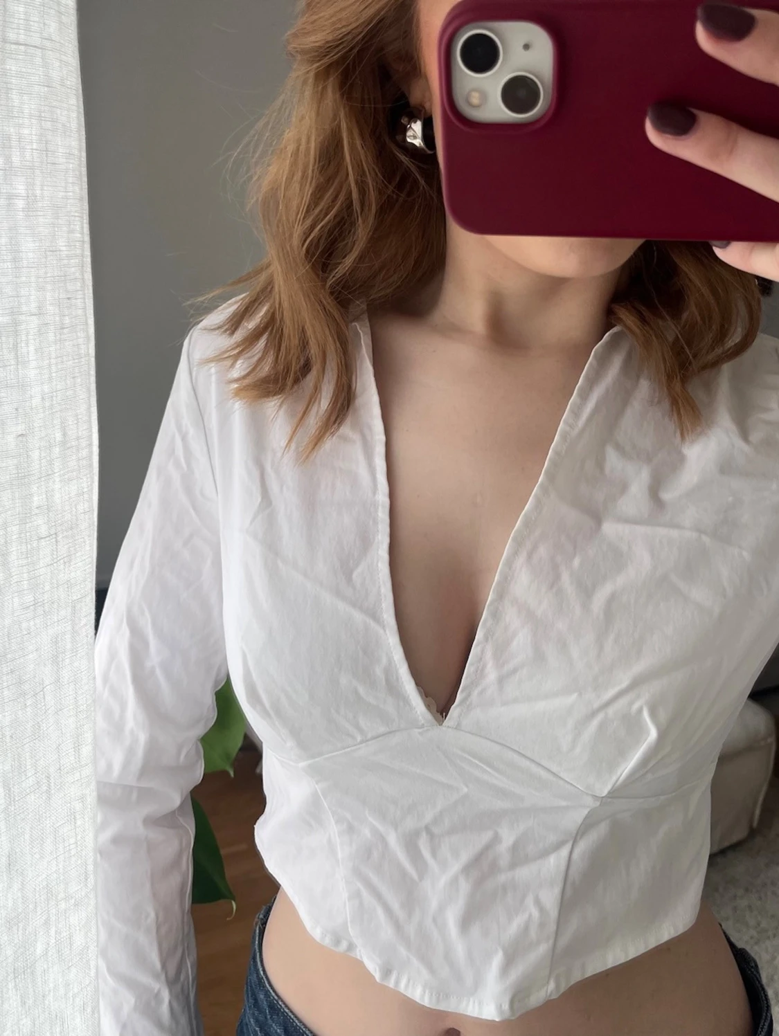 Vit skjorta/topp med v-ringning - 2