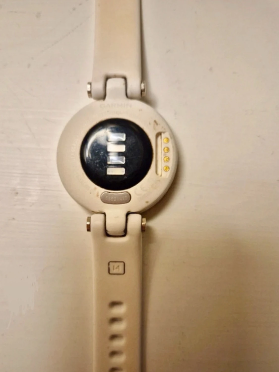 Feminin Garmin smartklocka med vit silikonrem - 1