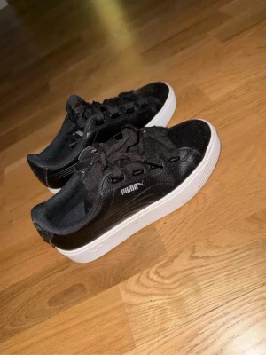 Sneakers Puma - Använd enstaka gång så i fint skick 🌸