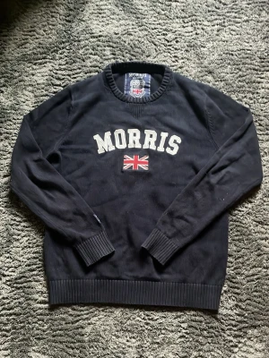 Morris tröja - Fet blå stickad morriströja i storlek M. Skick: 8/10
