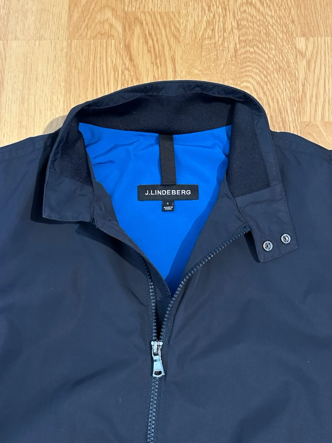 J Lindberg jacka  - 1