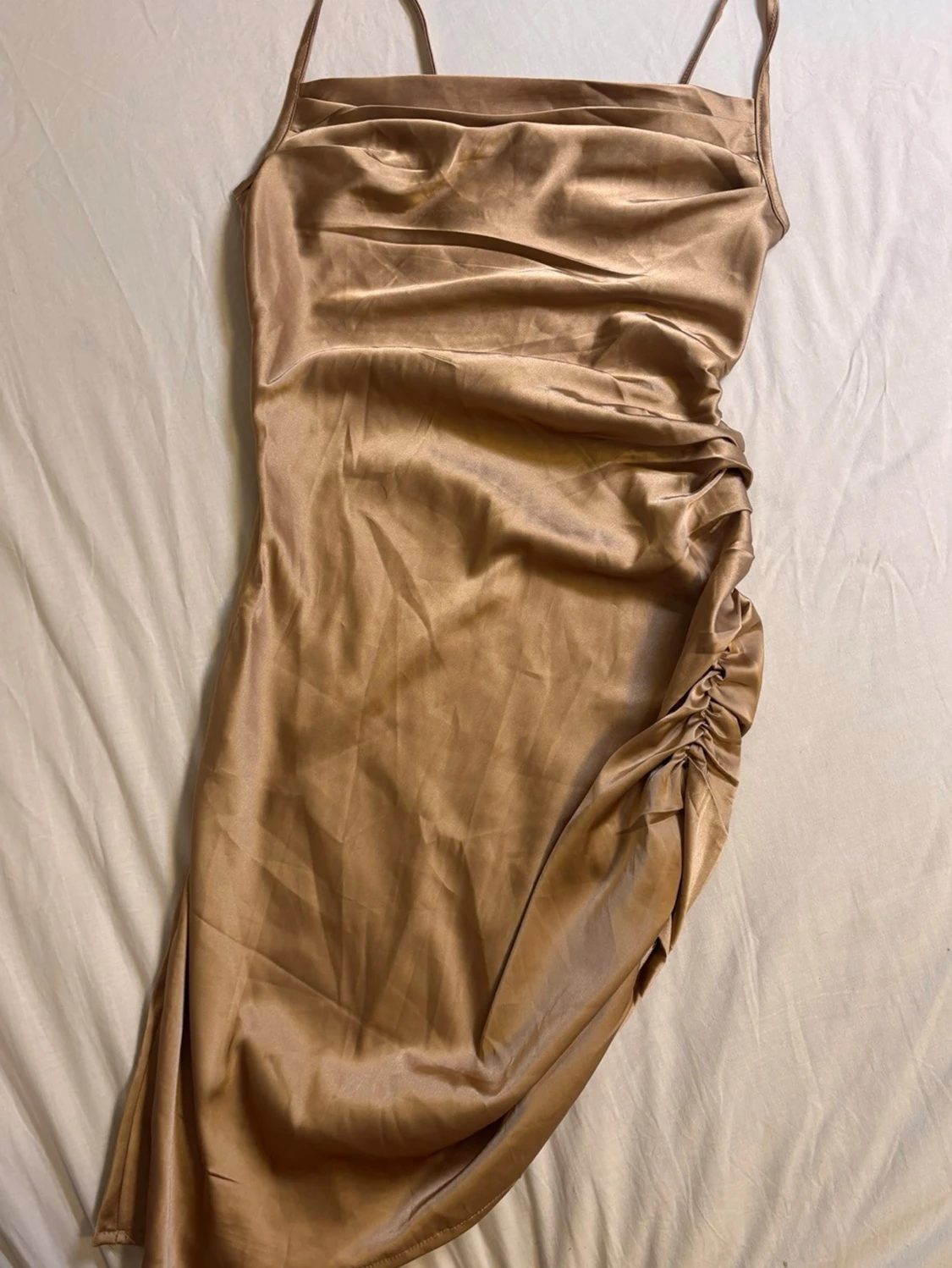 Champagnefärgad satin klänning - 1