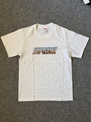 Supreme white t shirt - size M, true to size. As new, unused.