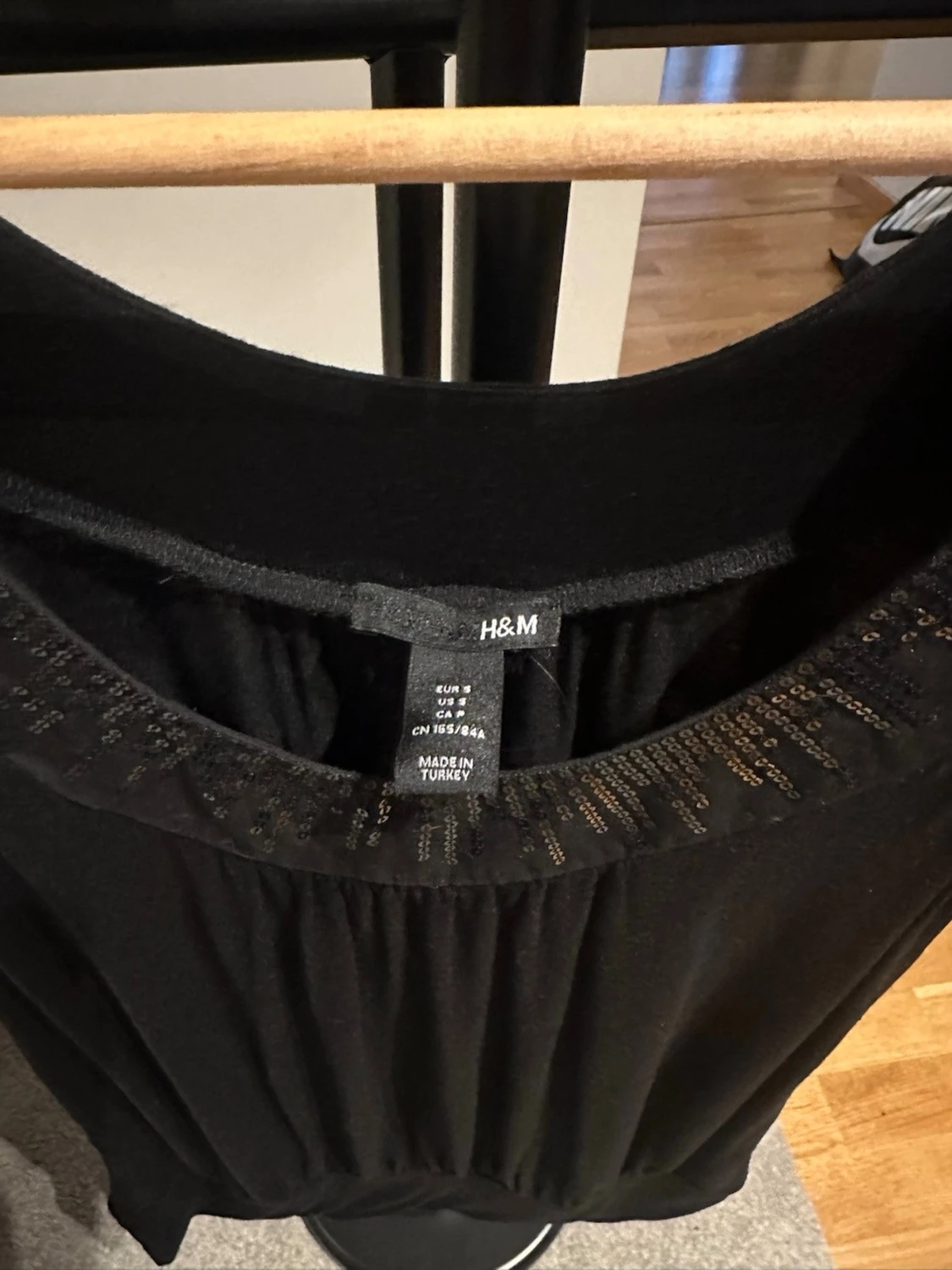 Svart ärmlös topp från H&M - 1