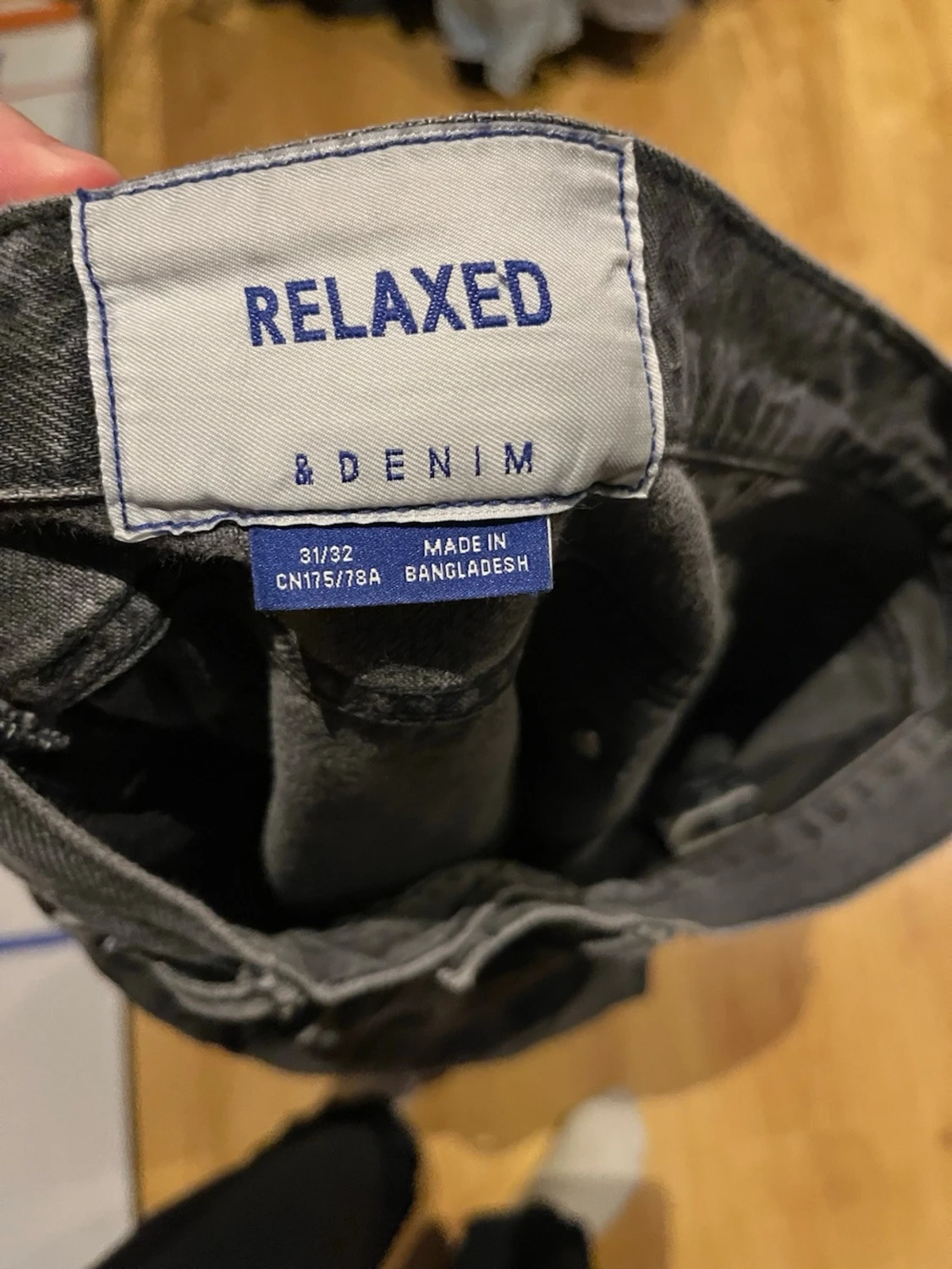 Svarta raka jeans - 2