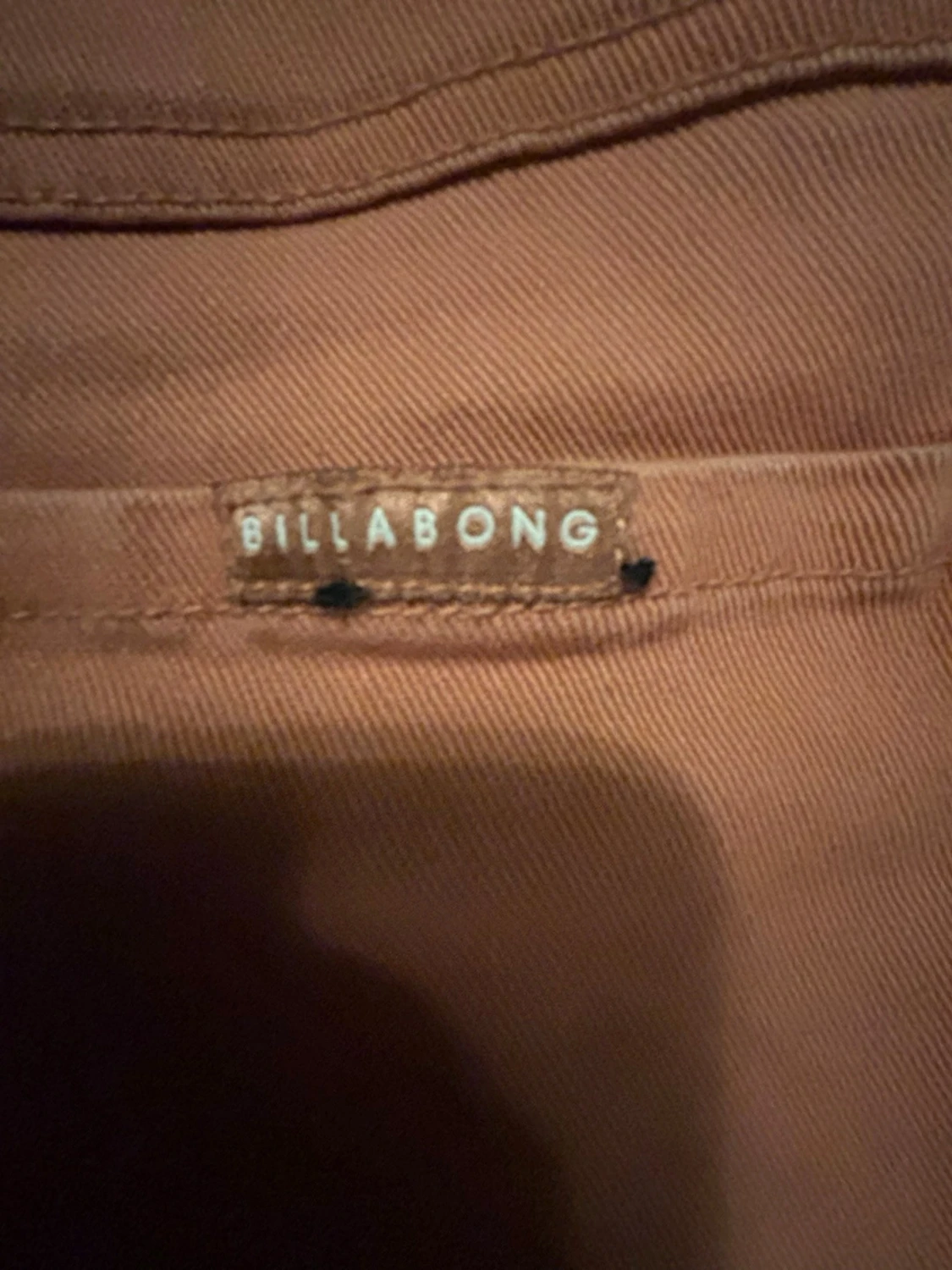 coral färgade shorts från billabong - 2