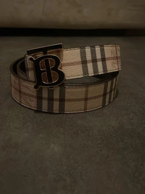 Bälte - Säljer snygg bälte, funkar till sommaren, bra kvalite
