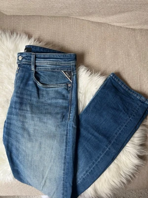 Replay Rocco jeans, som nya - Säljer ett par Replay jeans i Rocco modell, raka i passformen. Använda 2-3 gånger totalt men tyvärr inget för mig. Köpta nya för 1400kr i vintras. Skriv om du har några frågor mvh Marcus