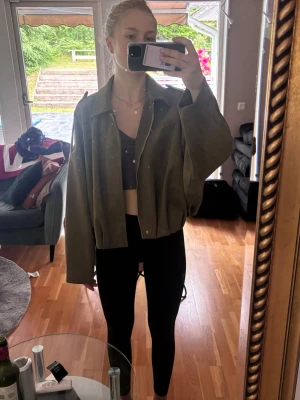Grön mocka jacka från Zara - Från Zara💕💕