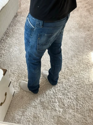 Replay jeans  - Replay Waitom Jeans | skick 9/10 inga större defekter | Storlek 32/32| Pris - 499kr | Modellen är ca 180cm lång | Hör av dig vid minsta fråga eller fundering!!
