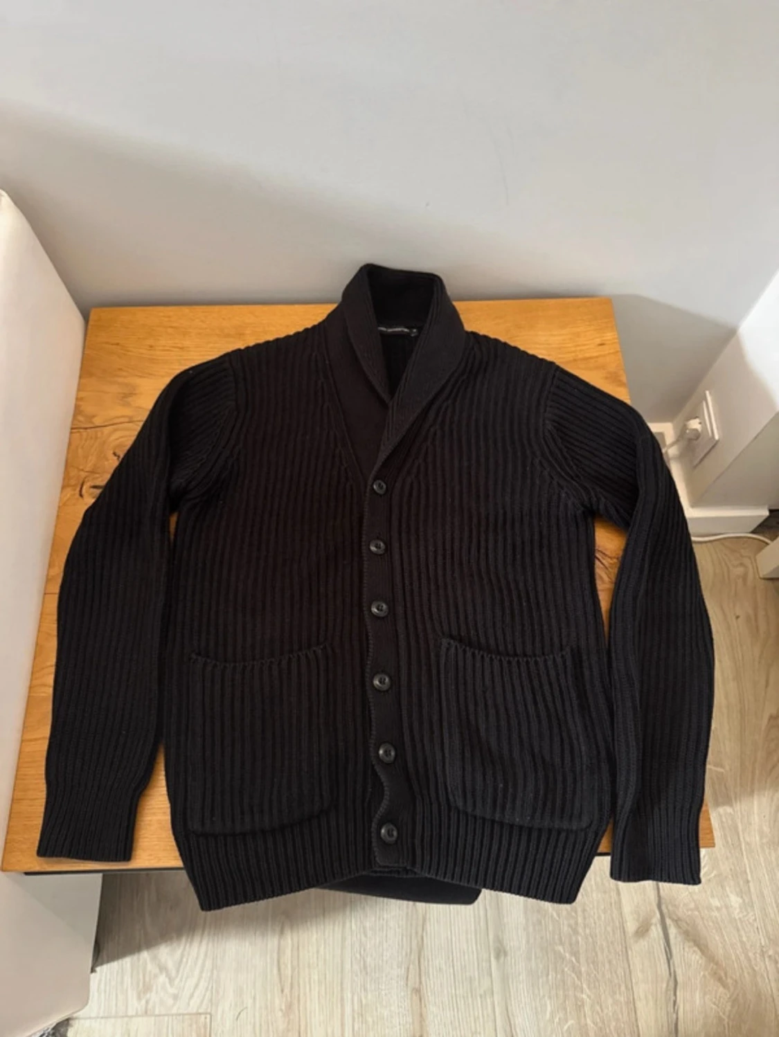 Svart ribbstickad cardigan från French Connection med sjalkrage - 1