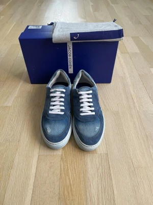 Blå Dreamer sneakers från Jacob Cohën - Jacob Cohen Dreamer skor || Brand new || 42 fits 41 || Allt ingår || Hör gärna av er vid frågor eller funderingar mvh Partille closet