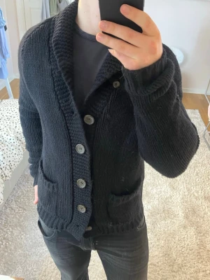 Tiger of Sweden cardigan  - Tiger of Sweden | Mycket bra skick | Size - M | Pris 499 | Hör av dig vid minsta fråga eller fundering📩