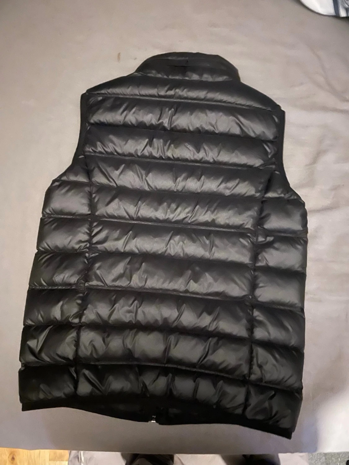 Svart dunväst från EA7 Emporio Armani äkta