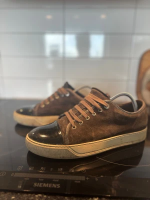 Lanvin  - Har inte andvänt det på ett tag för det har blivit för små skorv vid funderingar älskade dessa dojjor förut 