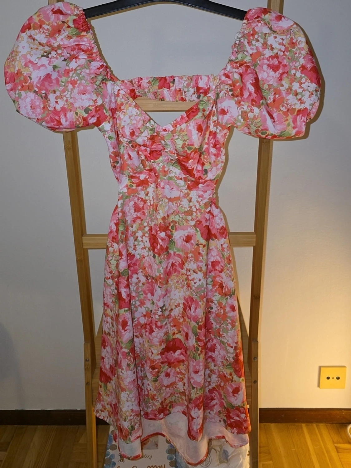 Blommig långklänning med puffärmar