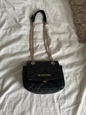Valentino väska  - Skriv för fler bilder❣️