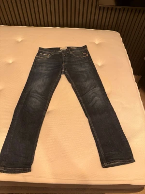 Replay Grover jeans  - Säljer nu dessa jeans då dem inte används längre, storleken är 29/30 och är i bra skick.