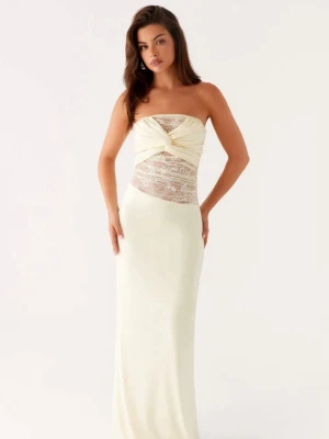Balklänning - Ljusgul och mycket söt balklänning från peppermayo, storlek 34. Oanvänd med prisplapp kvar. Den är väldigt lång så passar alla och med höga klackar till. #prom #bal #balklänning #student #pretty #peppermayo