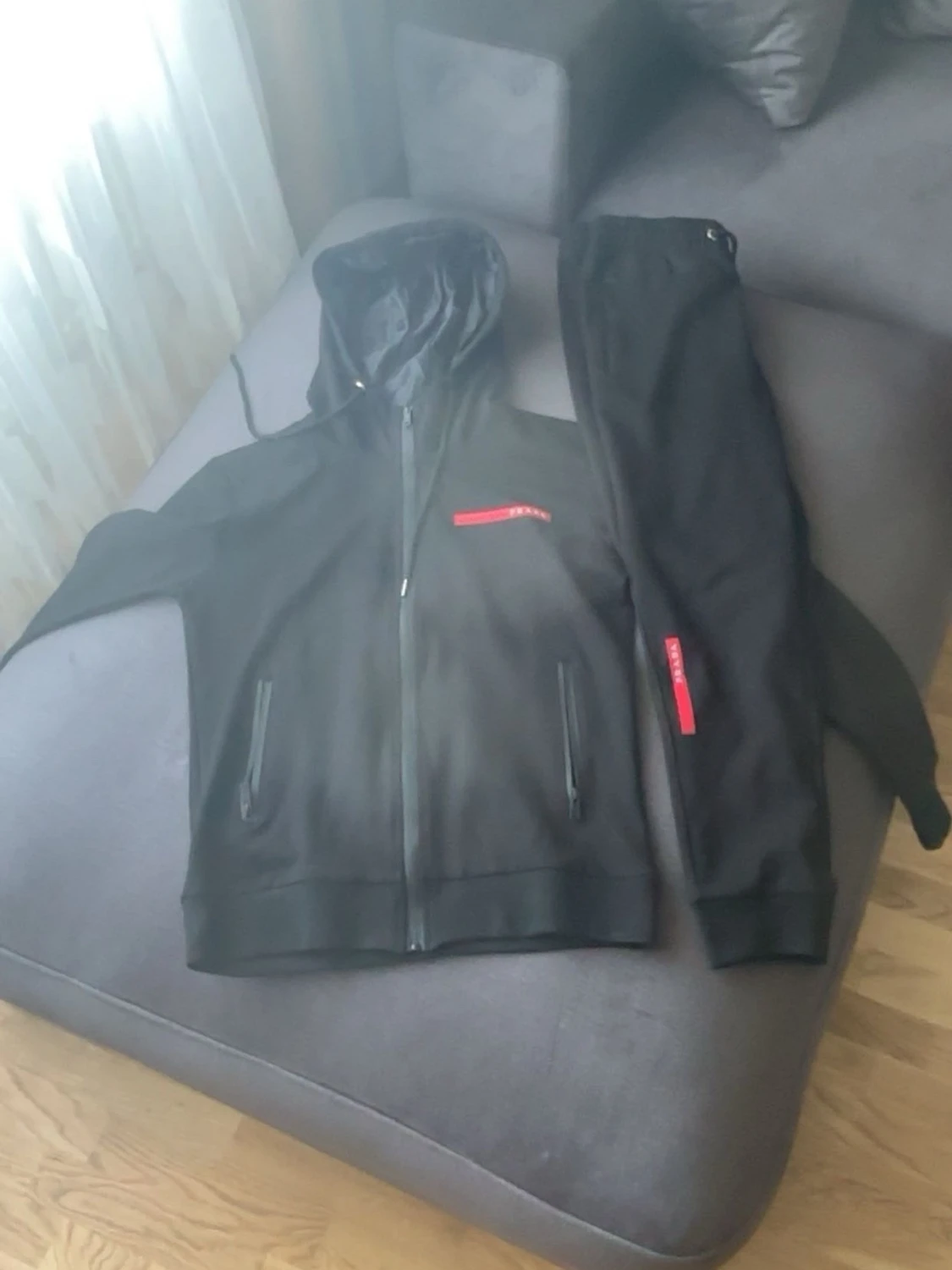 Svart tracksuit-set från Prada