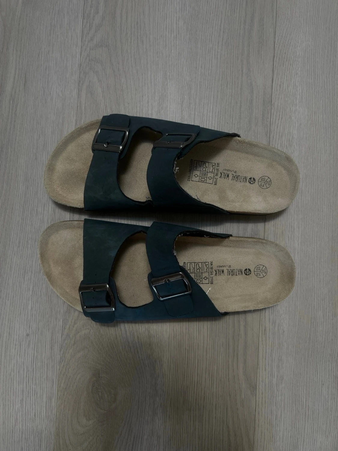 Svarta sandaler med spännen - 1