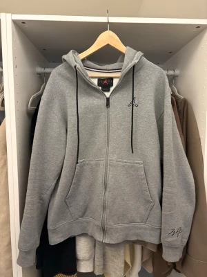 Jordan hoodie - Grå jordan hoodie med dragkedja