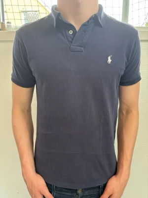 Ralph Lauren piké - Ralph Lauren Piké slim fit herr| pris:449kr| storlek:M| skick: 9,8/10| hör av dig minsta lilla fundering eller fråga| 