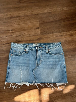 Jeanskjol - Supersöt jeanskjol som är perfekt till sommaren!💗💗