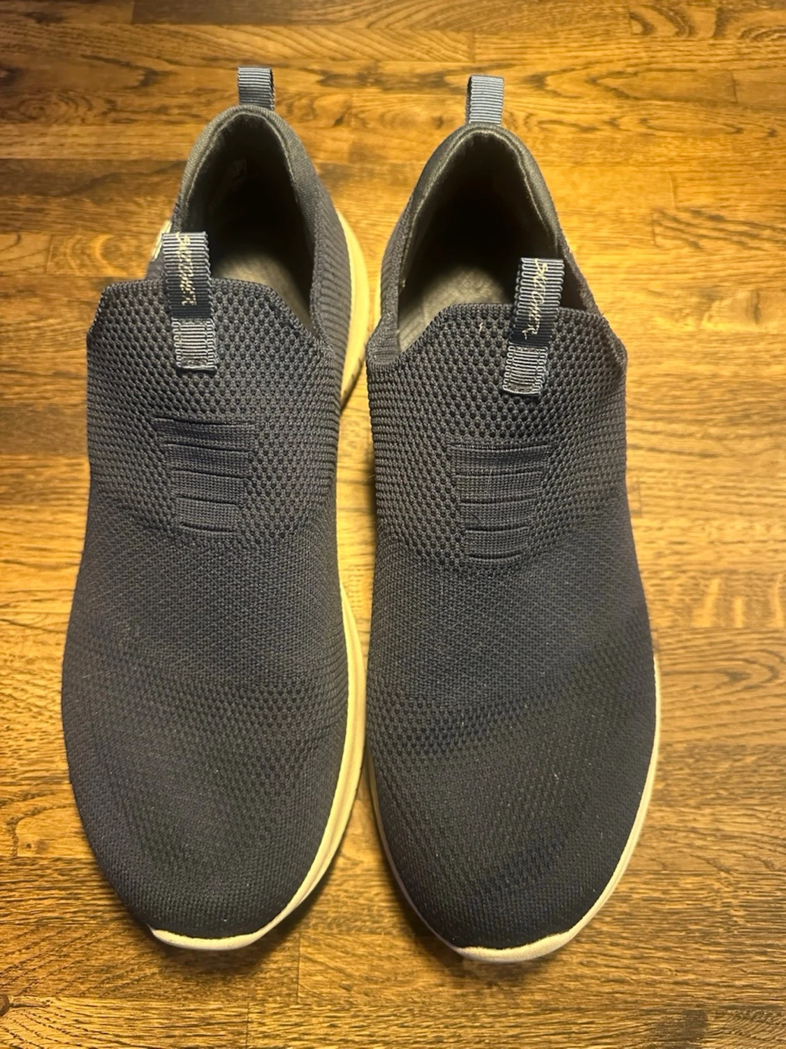 Mörkblå slip-on sneakers från Skechers - 1