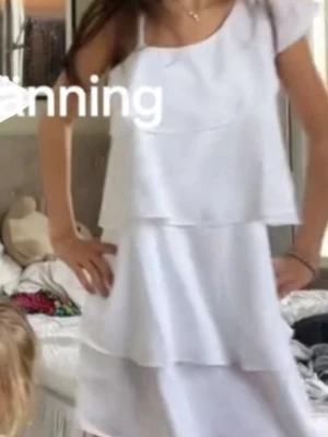Sommar klänning  - Säljer min gammla konfa klänning då ja vill hjälpa nån som inte har en aning va den ska ha på sig eller en billig sommarklänning 