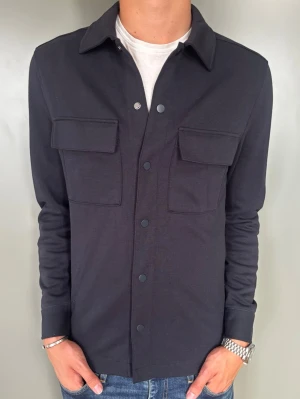 Blå Overshirt - Strl - M | Skick - 10/10 | Nypris - ca 1300kr | Vid minsta lilla fundering är det bara att höra av sig!
