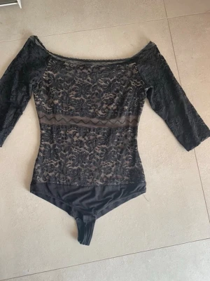 Spets body från intimissimi  - Säljer min suuuper snygga och eftertraktade spets body från intimissimi som inte går att få tag på längre !! Tryck gärna på köp nu då jag postar samma dag☺️ 