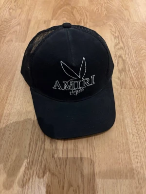 AMIRI Playboy Keps Hat - (rep) keps inga fläckar bara damm, kommer med påse & tags om jag hittar