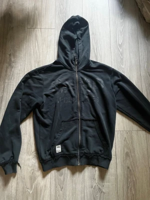 zip-hoodie gasp luvtröja - gasp huvtröja med väldigt bra passform. Sitter väldigt snyggt.