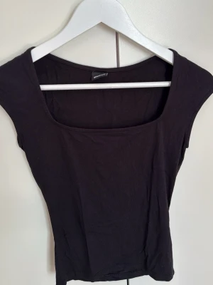T-shirt - Svart T-shirt strl xs