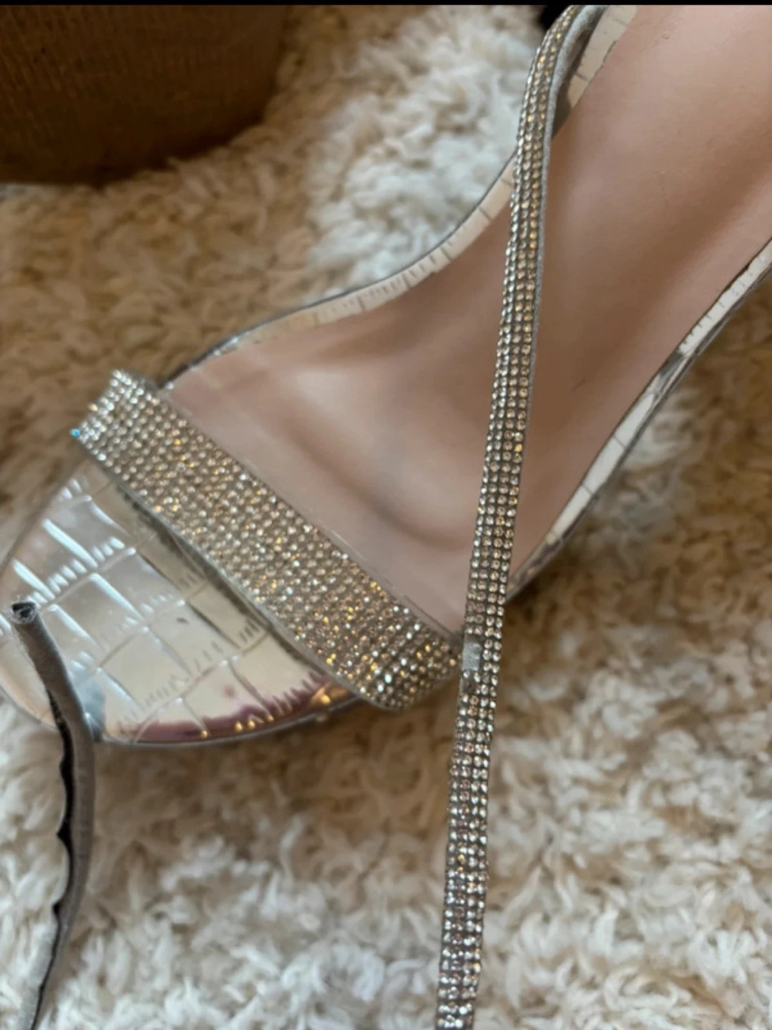 Silvriga glitterpumps med remmar - 2