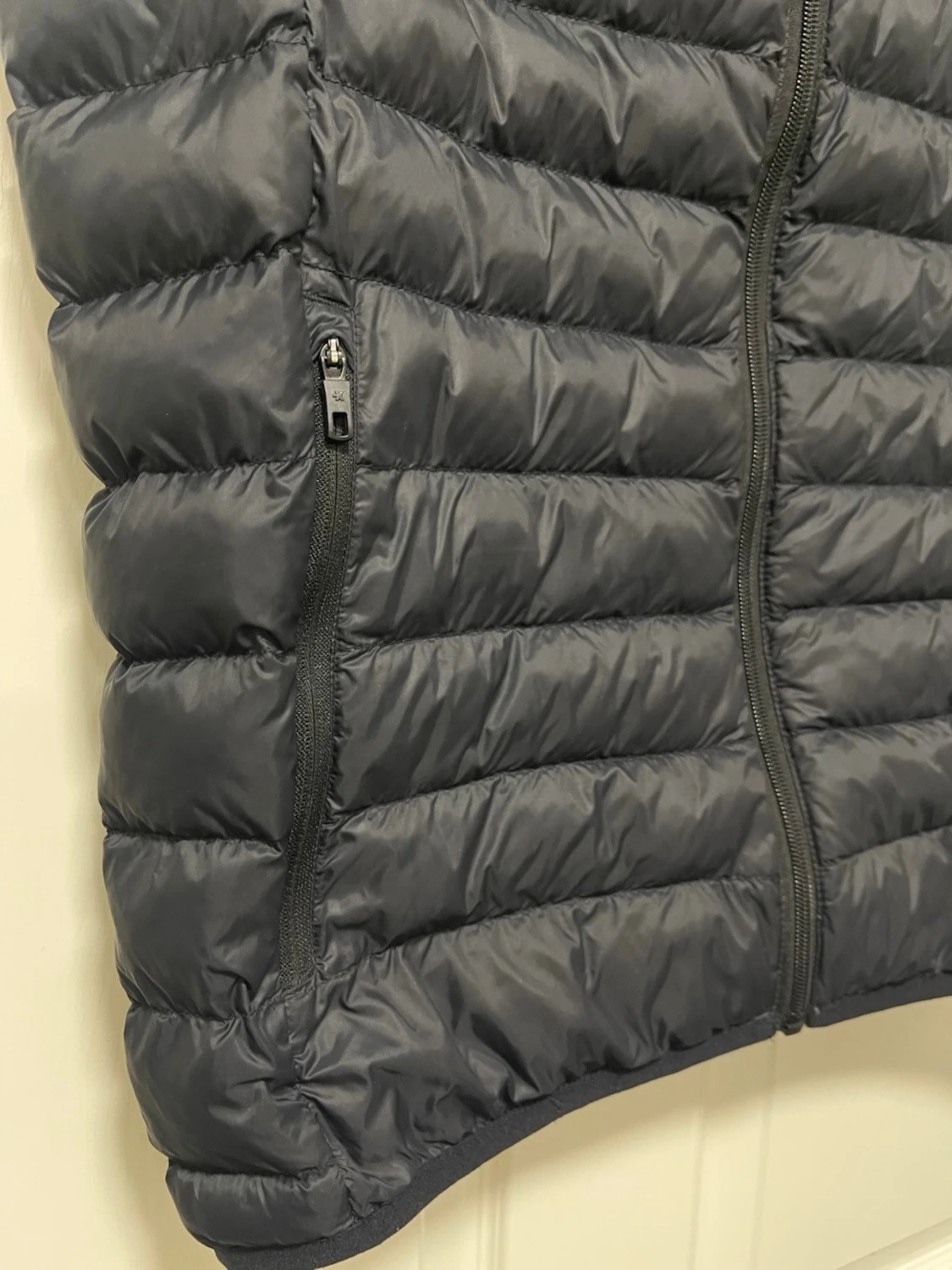 Svart dunväst med dragkedja - 4