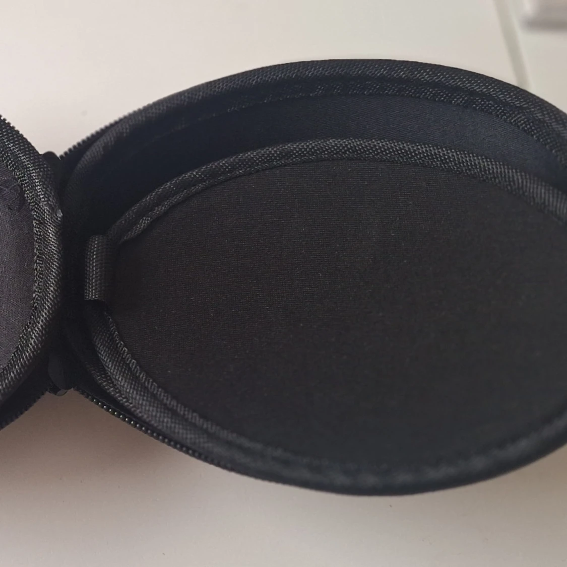 Leopardmönstrat hårt bh fodral. Rymmer 2 st - 1