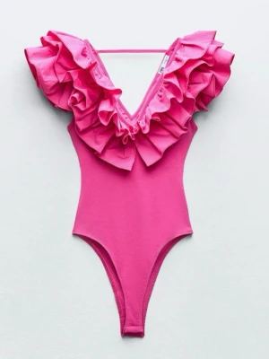 Rosa volangbody zara - Säljer den populära volang bodyn från zara!! Använd endast 1 gång och är mindre i storleken! 💕💕