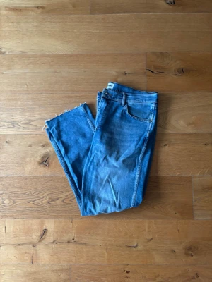 Wrangler jeans - W34 L 98 klippt längd, kom privat för fler frågor 
