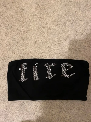 Svart tube top - Svart tube tube från PLT använt få gånger och har inga defekter❤️