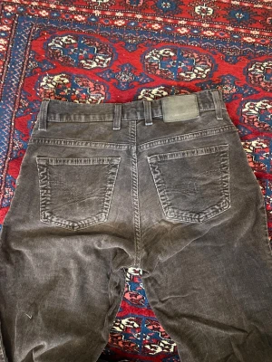 Bruna manchesterbyxor bootcut - Kontakta gärna vid frågor:P