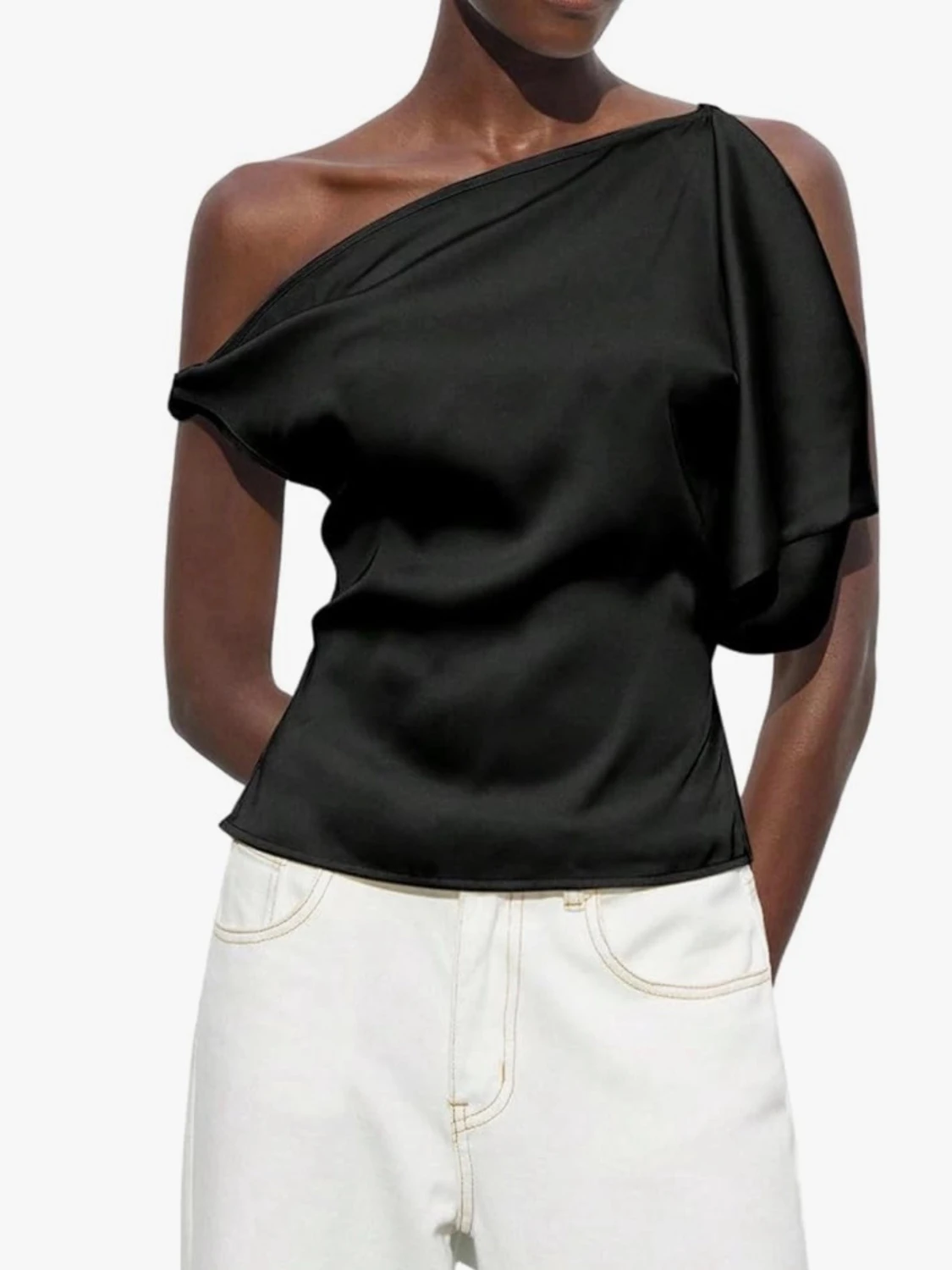 Svart oneshoulder topp i satin