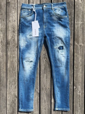 Dondup jeans  - Säljer ett par blå dondup jeans Strlk 30 för 699kr, pris kan diskuteras så kom dm om ni är sugna ⛱️