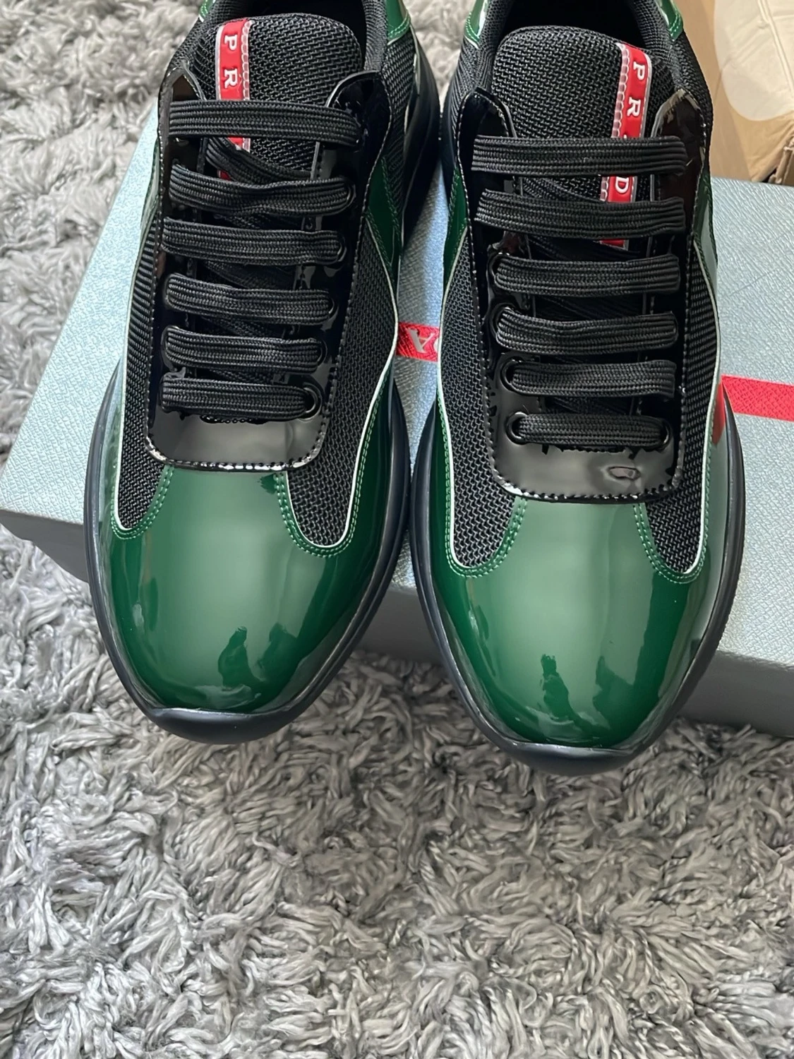 Gröna sneakers från Prada - 3