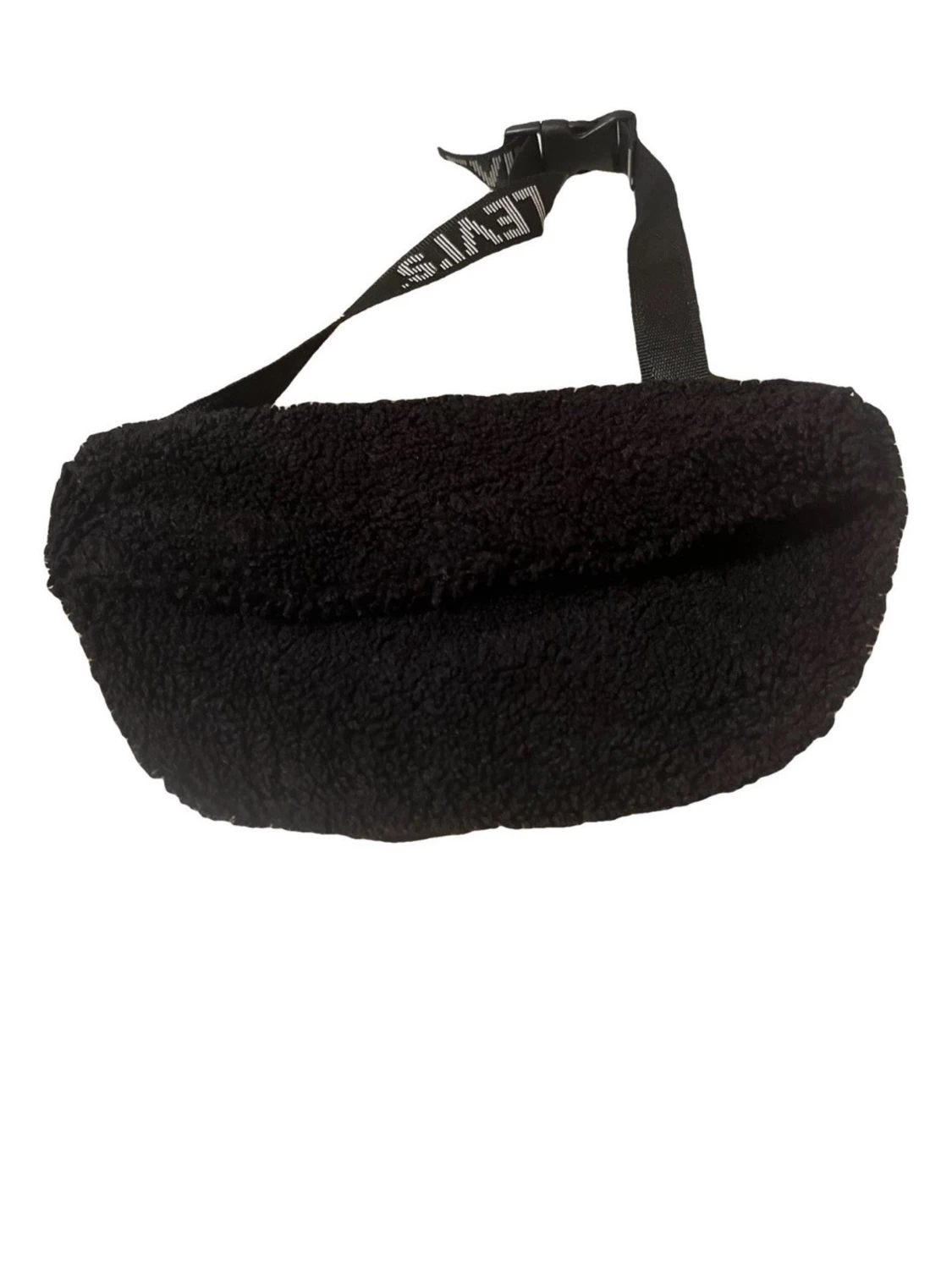 Svart magväska i teddy från Levi's